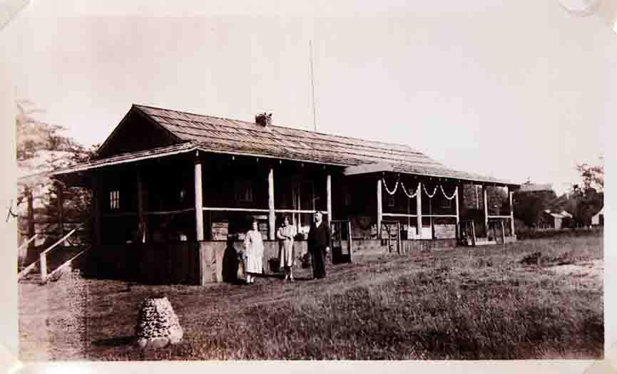 The Log Cabin Cafe @ the corner of Beach Street & Ocean View Drive