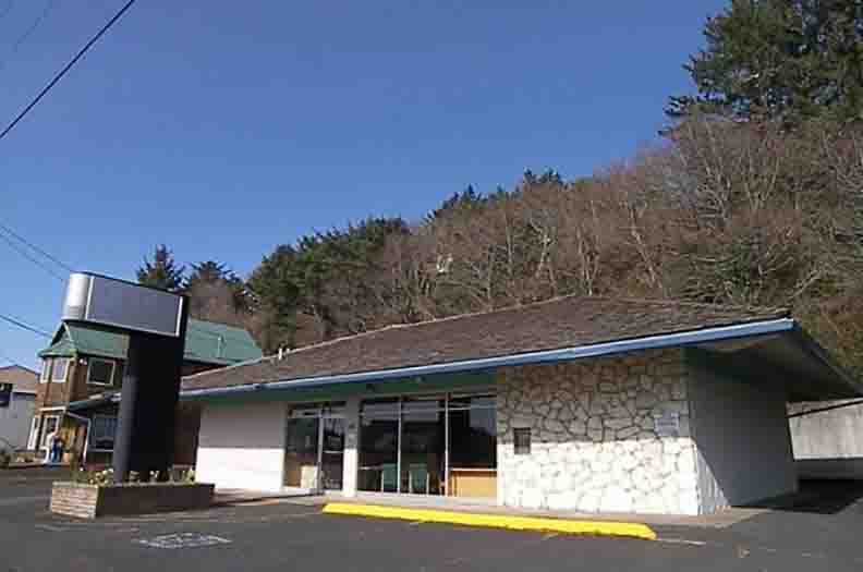 348 Highway 101 in 2011