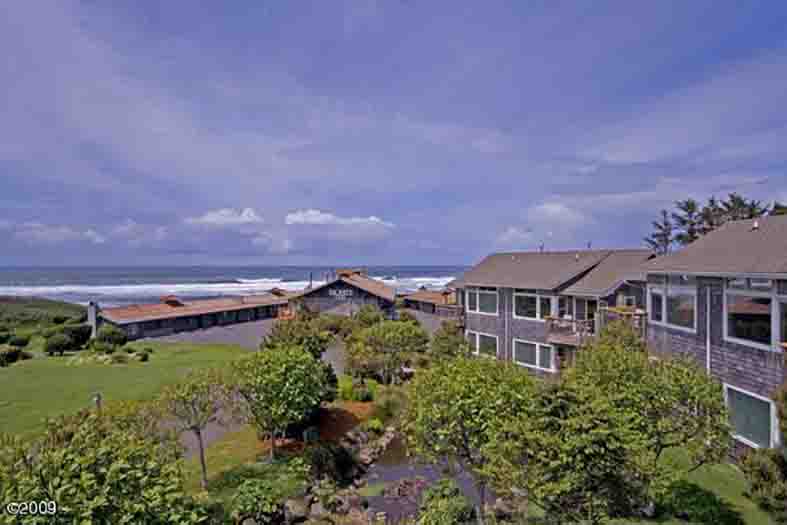 Yachats Inn and the Paddock